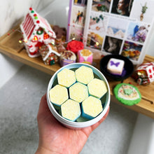 Load image into Gallery viewer, CHRISTMAS SHOWER STEAMER